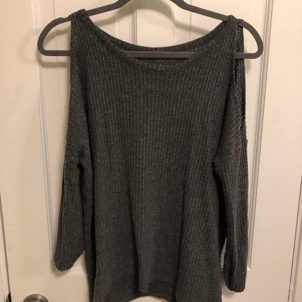 American Eagle open shoulder waffle shirt